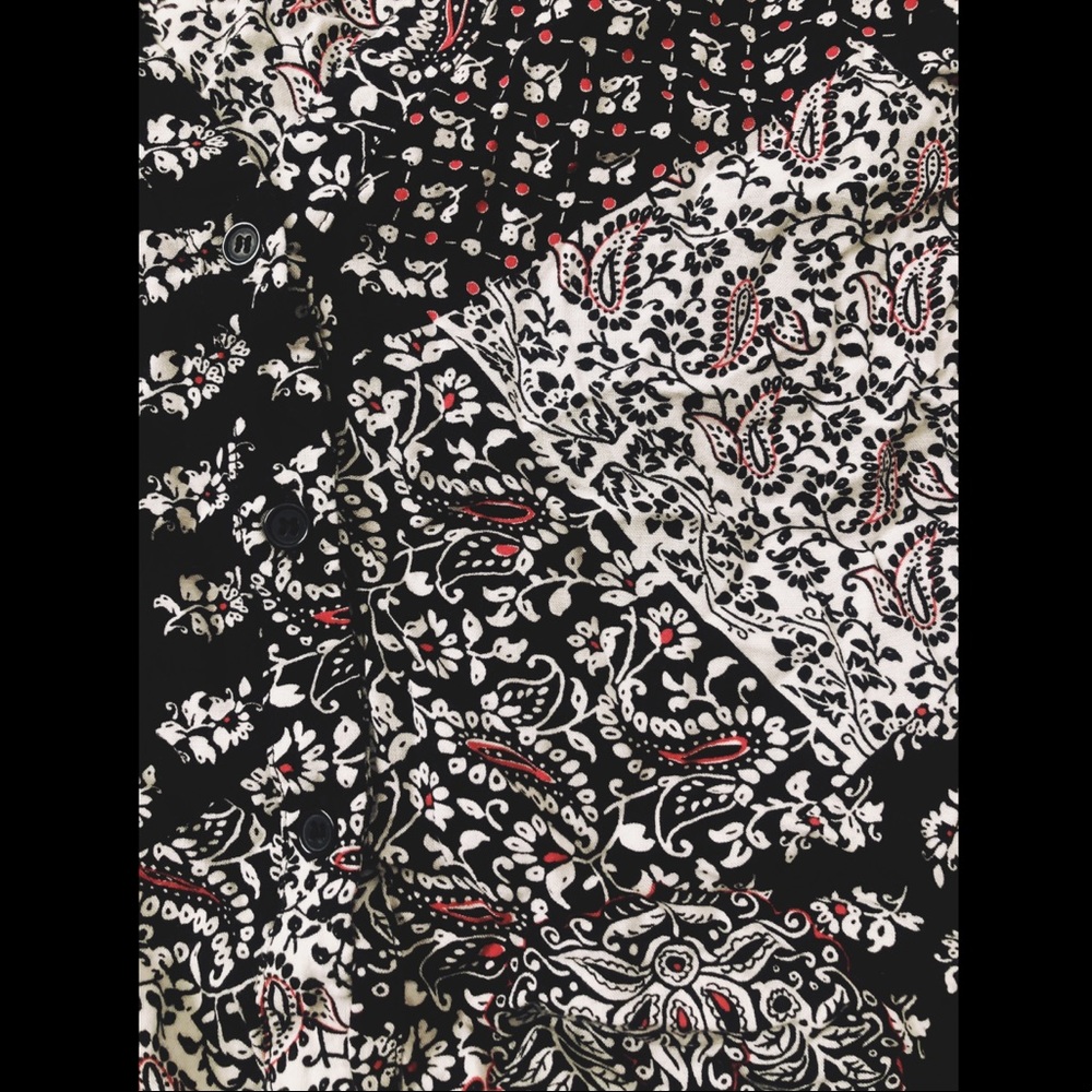 Top Shop • Button Up Crop - Picture 2 of 3